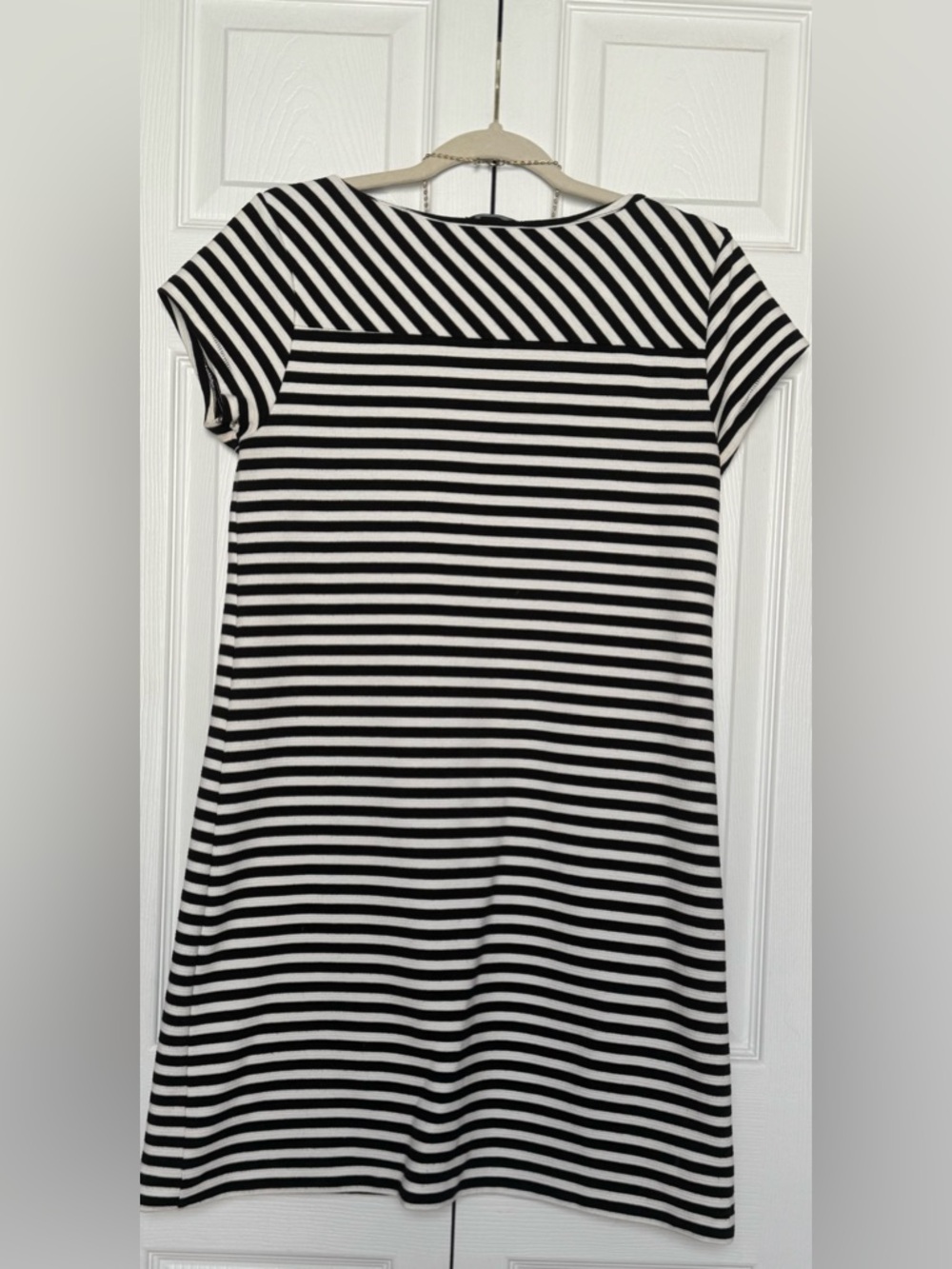 Gap back & white dress! - Picture 12 of 13